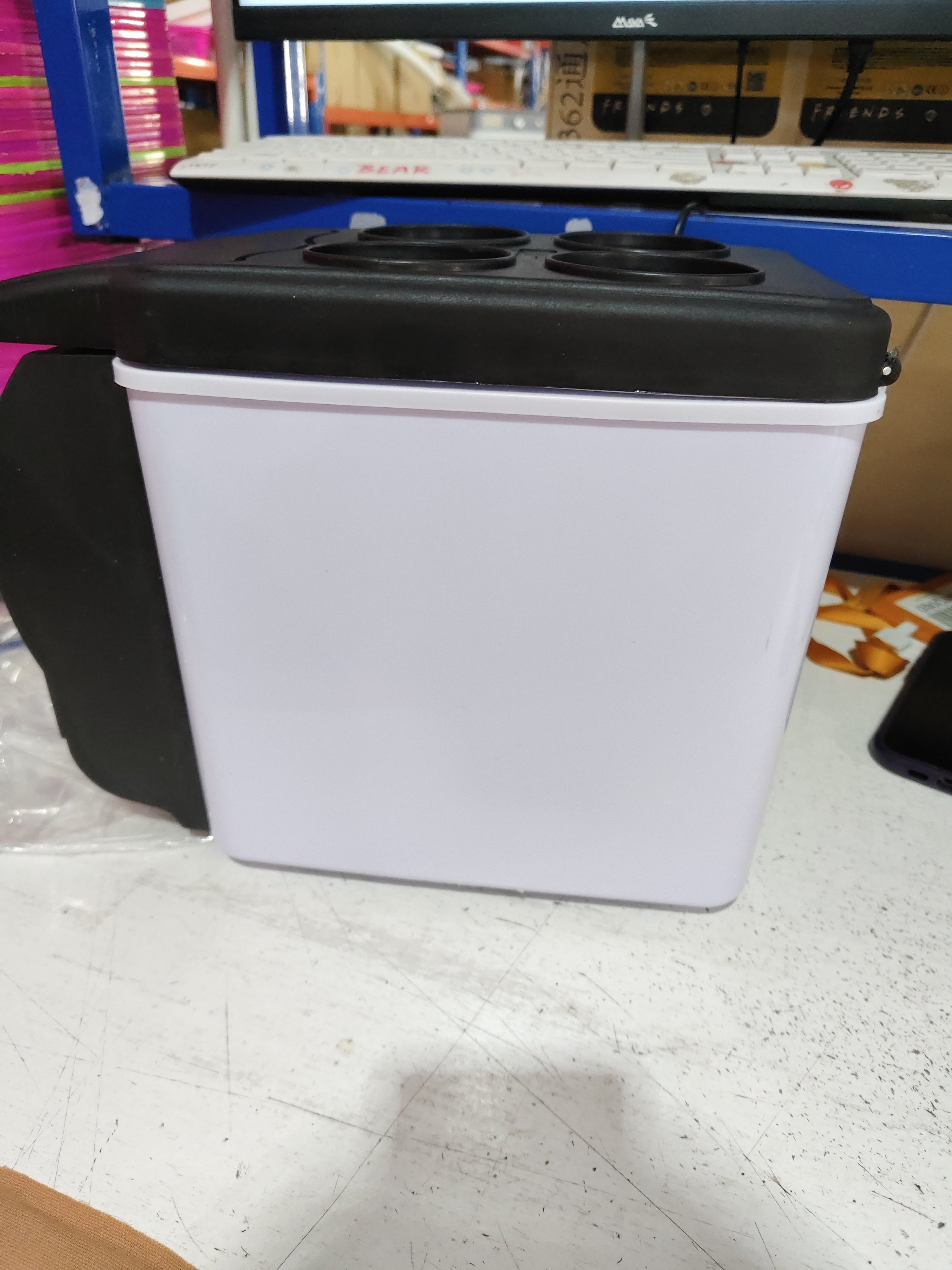 Portable Insulated 6-liter Refrigerator